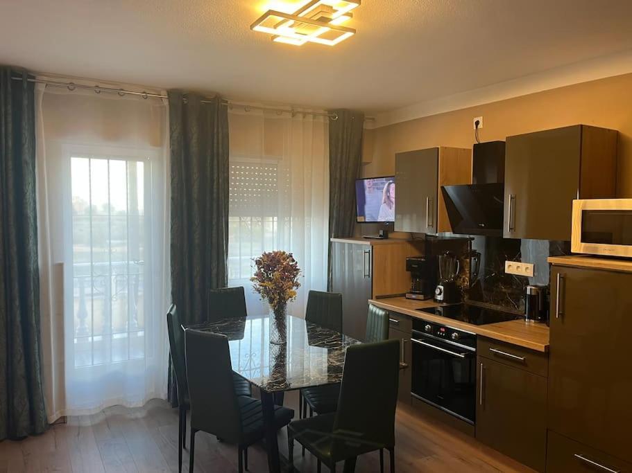 Villa Nadiya App Pool, Parking Torrevieja Kültér fotó